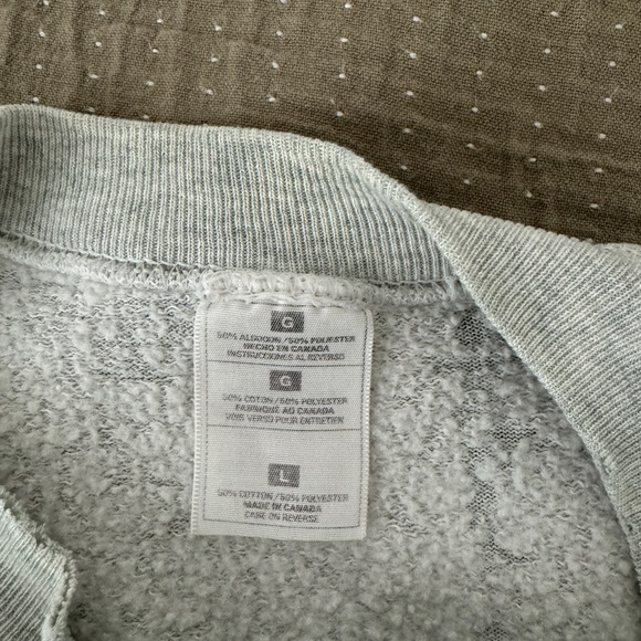 Vintage Niagara Falls Sweatshirt - Picture 10 of 11